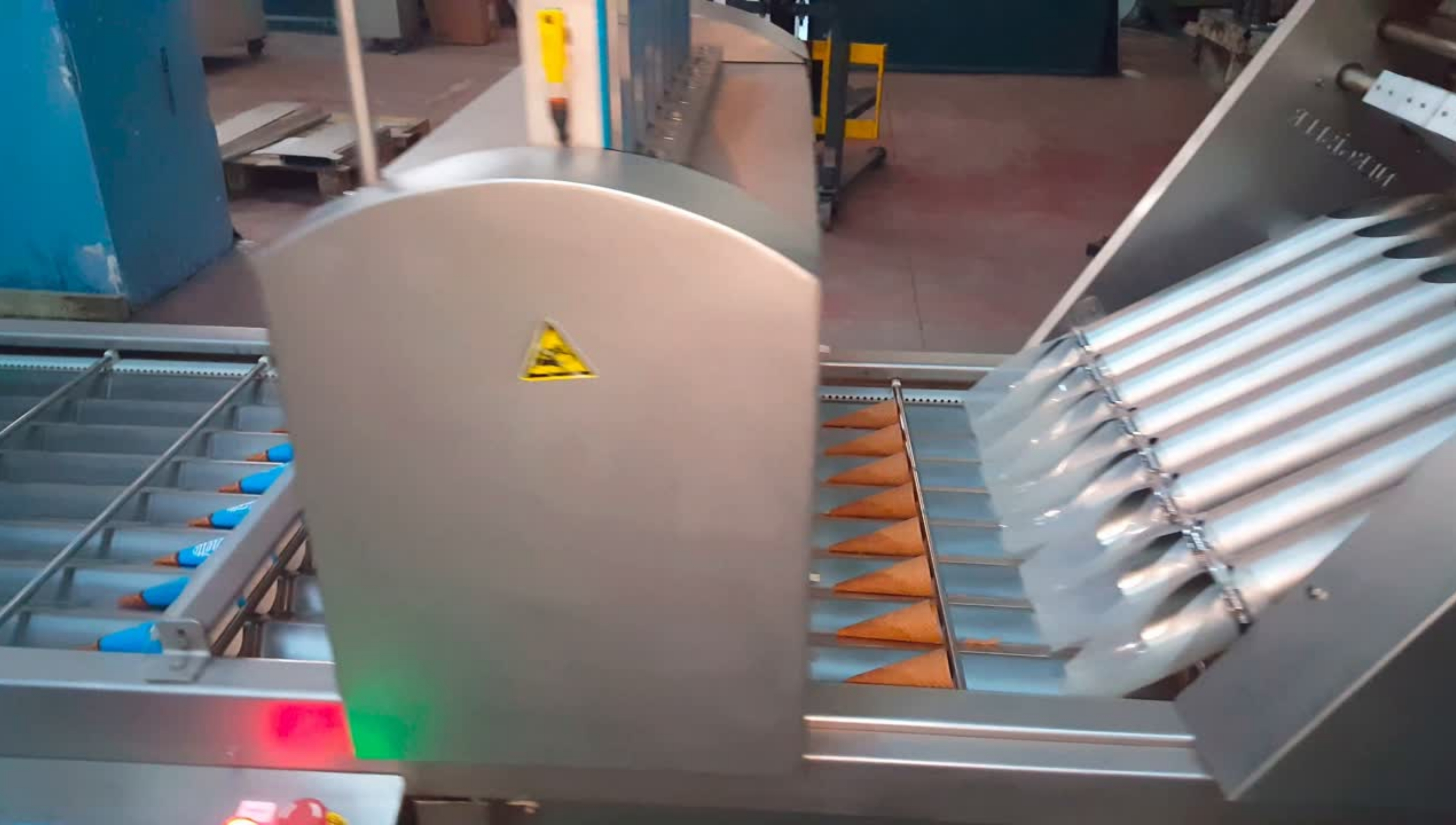 Kornet & Sleeve Takma Makinesi